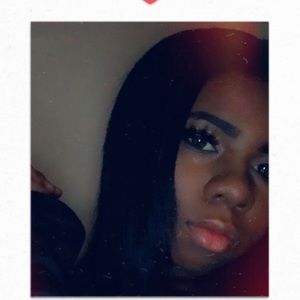 Meet your Posher, Monique